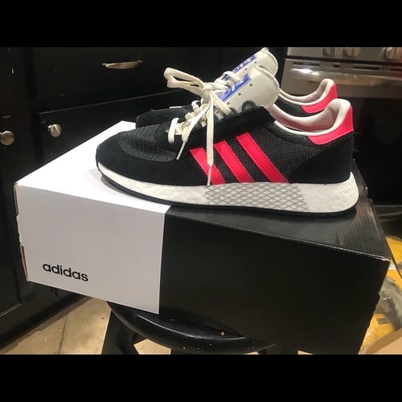 Sold out🛷🥊adidas New! MARATHON TECH Originals! - Picture 5 of 10